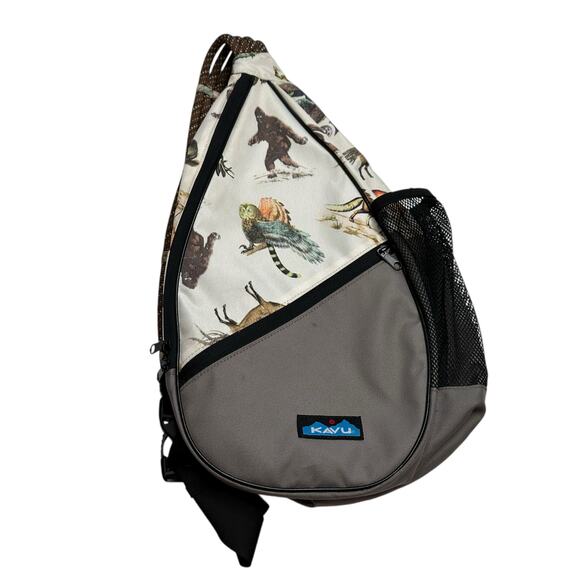 KAVU Paxton Pack Rope Sling Crossbody Bag Snow Timber Backpack Animals Cream - Picture 1 of 7
